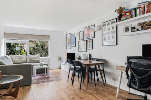 Queens Court, Hertford, SG13