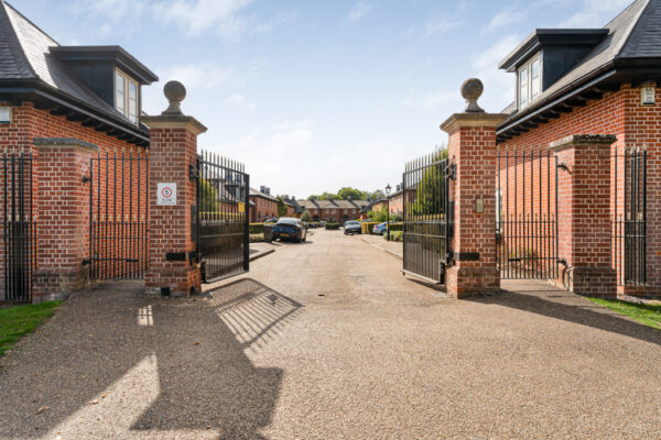 Willis Grove, Balls Park, SG13