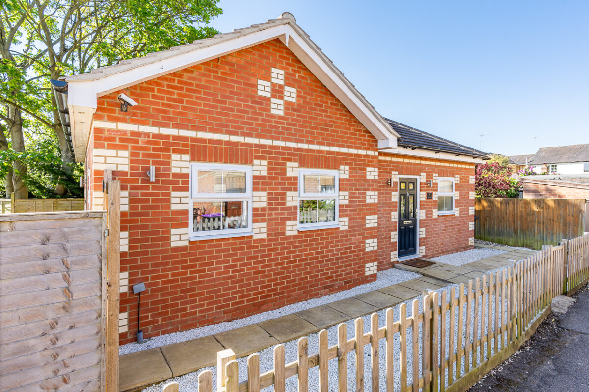 Grove Walk, Hertford, SG14