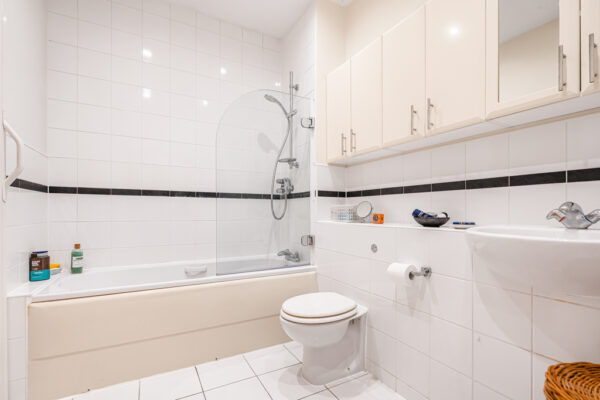 Ashbourne Gardens, Hertford, SG13