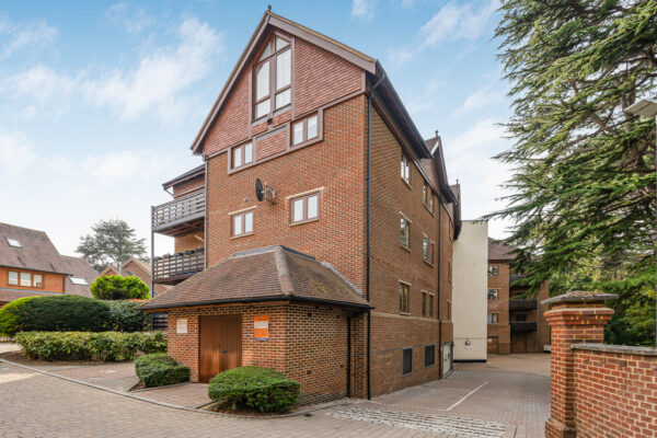 Ashbourne Gardens, Hertford, SG13